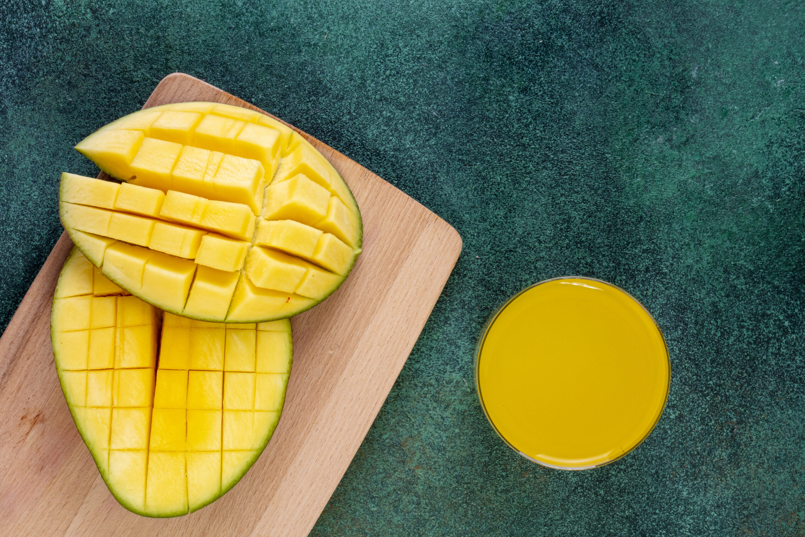 Mango Magic: The Tropical Fruit That Could Help Lower Blood Pressure in Postmenopausal Women