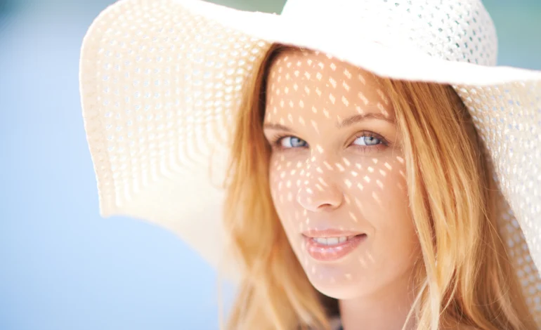 4 Must-Have Ingredients in a Healthy Sunscreen (And 2 You Should Definitely Avoid)