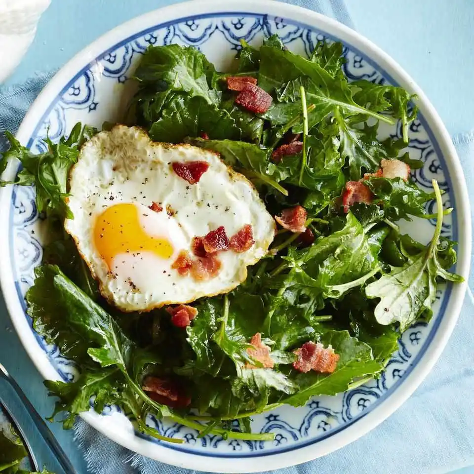 Rise & Shine BLT: A Savory Breakfast Salad That Works Anytime