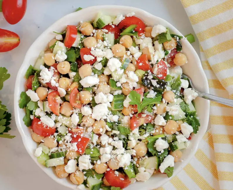 Mediterranean Chickpea Salad – A Fresh, Flavor-Packed Classic