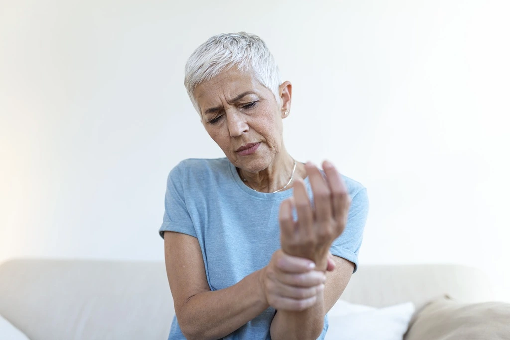 Psoriatic Arthritis: Symptoms, Causes, Treatment, and How to Protect Your Joint Health